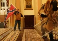 Kongre baskınında Amerika Konfedere Devletleri bayrağı açan kişi gözaltına alındı