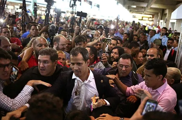 Juan Guaido Venezuela’ya döndü! 19 Ocak'ta ülkeden ayrılmıştı...