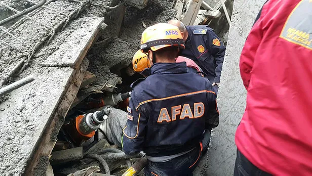 Son dakika: Ankara'da okul inşaatında iskele çöktü: Ölü ve yaralılar var-2