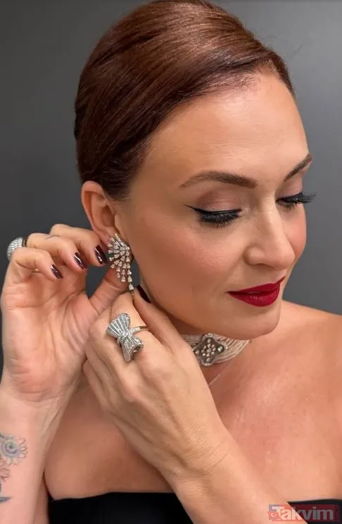 Ceyda Düvenci ile Güçlü Mete evleniyor mu? “Ne güzeldi” Yüzüklerini takıp verdikleri pozla... - 10