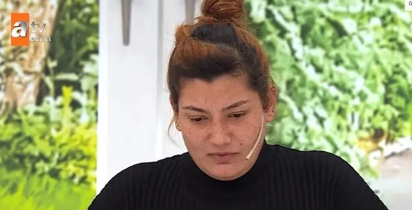hikayesi-tum-turkiyeyi-derinden-etkilemisti-kubra-annesiyle-21-yil-sonra-annesiyle-esra-erolda-yuzlesti-1636131904235.jpg Hikayesi tüm Türkiye’yi derinden etkilemişti! Kübra, annesiyle 21 yıl sonra Esra Erol’da yüzleşti-2