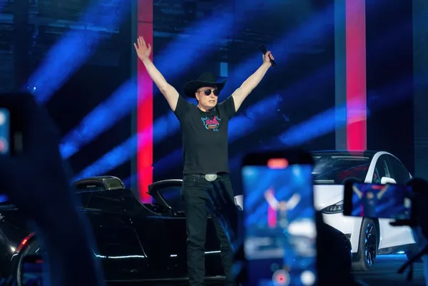 elon-musktan-calisanlarina-son-cagri-ya-ofisten-calisin-ya-da-tesladan-ayrilin-1654152119837.jpg Elon Musk'tan çalışanlarına son çağrı: Ya ofisten çalışın ya da Tesla'dan ayrılın-6