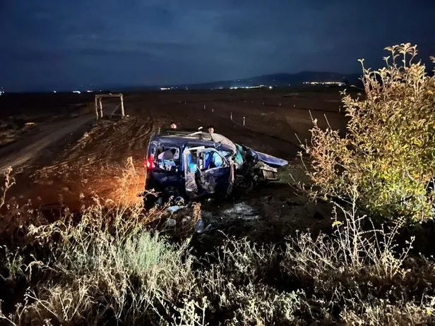 Afyonkarahisar’da feci kaza: 2 ölü, 5 yaralı-4