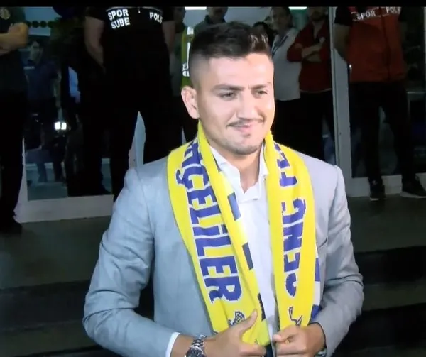 cengiz-under-fenerbahce-icin-istanbulda-sampiyon-yapmak-istiyorum-1691869174956.jpeg