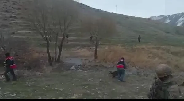 SON DAKİKA: PKK'nın finans kaynağına Hakkari'de ağır darbe: 482 kilo eroin, 65 kilo metamfetamin ele geçirildi-2