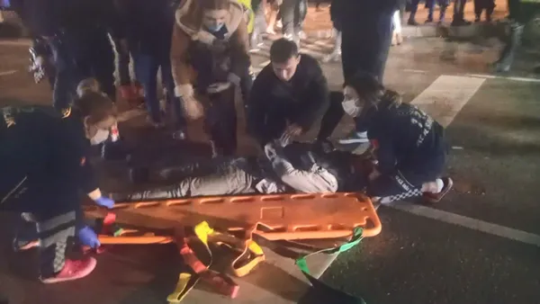 besiktasta-paten-faciasi-minibusun-altinda-kaldi-1641197914985.jpg Beşiktaş'ta paten faciası! Minibüsün altında kaldı-6