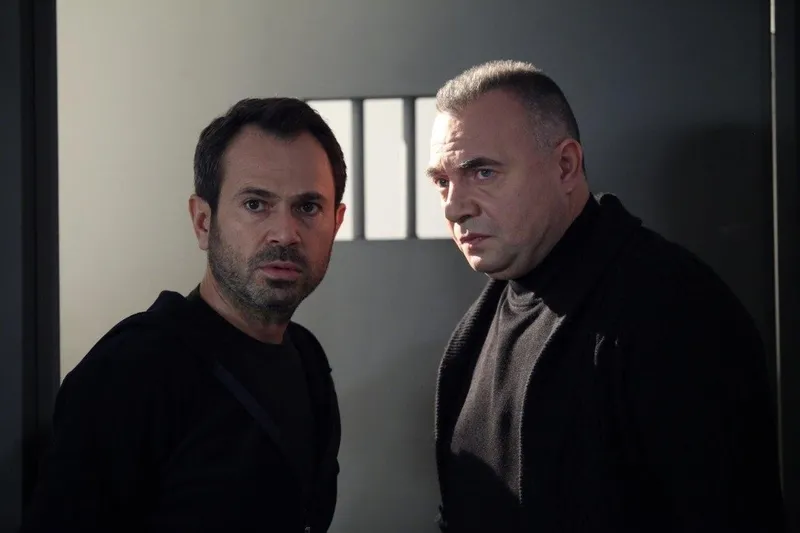 eskiya-dunyaya-hukumdar-olmazin-yildizi-kararini-verdi-eski-rolunu-aratmayacak-diziyle-donuyor-1707732580783.jpg EDHO'dan yıldızını ekranlarda tekrar görmeye hazır olun! Eski rolünü aratmayacak diziyle dönüyor-7