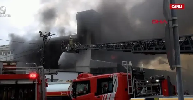 Sancaktepe'de fabrika yangını! Ekipler müdahale ediyor