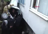 Üsküdar'da otomobil boşluğa düştü: 3 yaralı