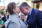 Emekçi tazminat beklerken aslan övgüsü geldi: CHP’li Tamaylıgil Görkem Duman’ı alnından öptü