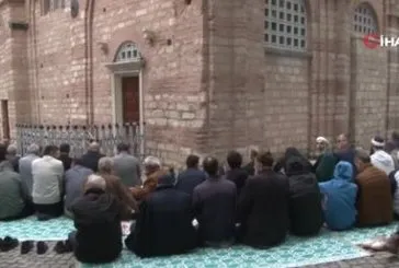 79 yılın ardından Kariye Camii’nde ilk Cuma namazı! Vatandaşlar Kariye Camii’ye akın etti