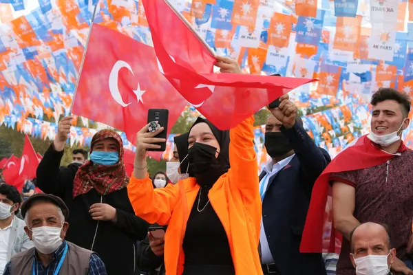 iktidar-ruyasi-goren-muhalefete-secmenden-sok-ak-partiye-guven-artiyor-1658824474816.jpg İktidar rüyası gören muhalefete seçmenden şok: AK Parti'ye güven artıyor-4