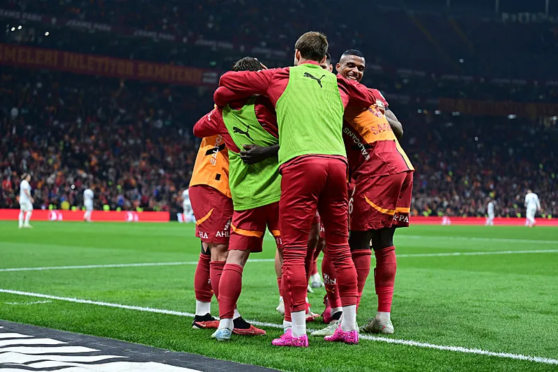 Devler istedi Galatasaray kapacak! Transferde yeni rekor gözüktü - 6