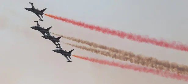 ’Türk Yıldızları’ nefes kesti
