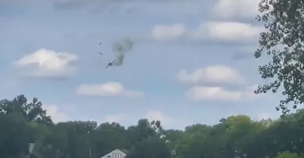 ABD'de korkutan anlar! Savaş uçağı evin üzerine düştü