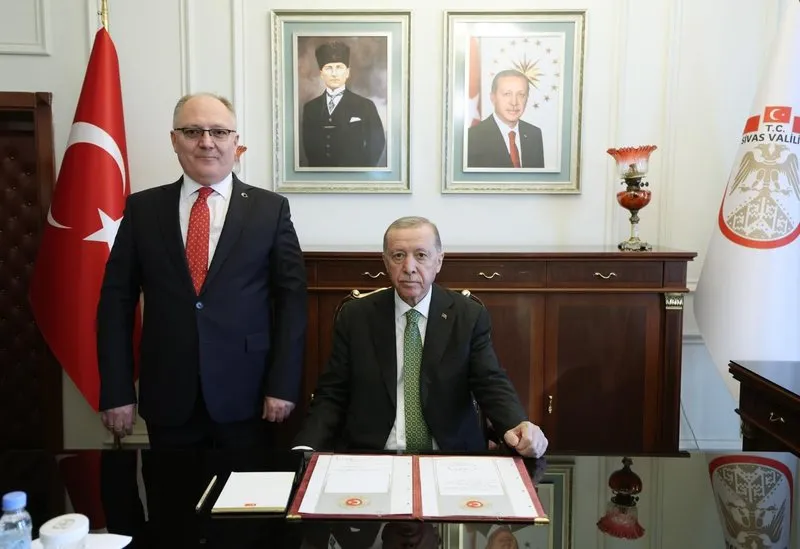 Başkan Recep Tayyip Erdoğan, Sivas'ta Belediye Başkanı Hilmi Bilgin'i ziyaret etti.