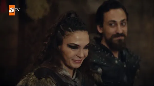 destanda-duygusal-sahne-alpagu-han-colpandan-akkizi-batugaya-istedi-1654631167138.jpg Destan’da duygusal sahne: Alpagu Han, Çolpan’dan Akkız’ı Batuga’ya istedi-3