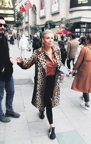 Kısa süre önce annesi Leyla Özgecan'ı kaybeden Linet ölümden sonra ilk defa konuştu!