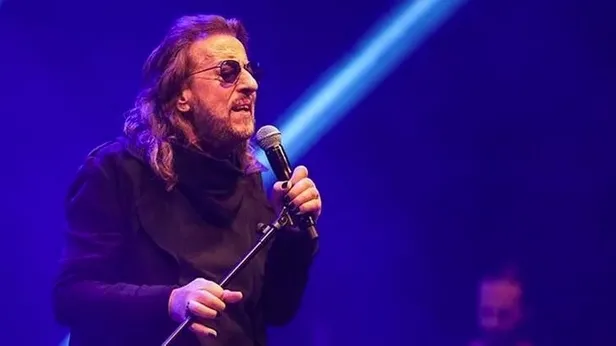 ilhan-irem-neden-vefat-etti-hastaligi-neydi-ilhan-irem-nereli-esi-kimdir-unlu-sarkicinin-3-vasiyeti-ortaya-cik-1659075976444.jpeg İlhan İrem neden vefat etti, hastalığı neydi? İlhan İrem nereli, eşi kimdir? Usta şarkıcının 3 vasiyeti ortaya çıktı!-5