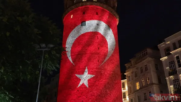 15 Temmuz'un aziz şehitleri unutulmuyor! Fotoğrafları Galata Kulesi'ne yansıtıldı - 12