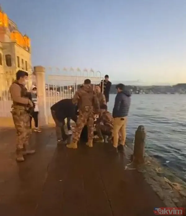 Özel Harekat polisi İstanbul Boğazı'na atlayıp turisti kurtardı - 15