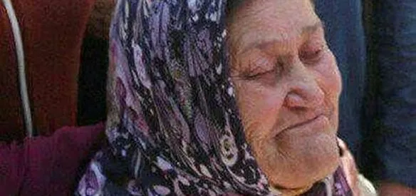 FETÖ'nün darbe girişimi sırasında Özel Kuvvetler Komutanlığında darbeci generali vurduktan sonra şehit edilen Piyade Astsubay Kıdemli Başçavuş Ömer Halisdemir'in annesi Fadimana Halisdemir (69) hayatını kaybetti