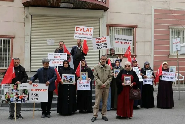 hdp-dusunsun-diyarbakir-annelerinin-oturma-eylemine-bir-aile-daha-katildi-1667826295211.jpeg