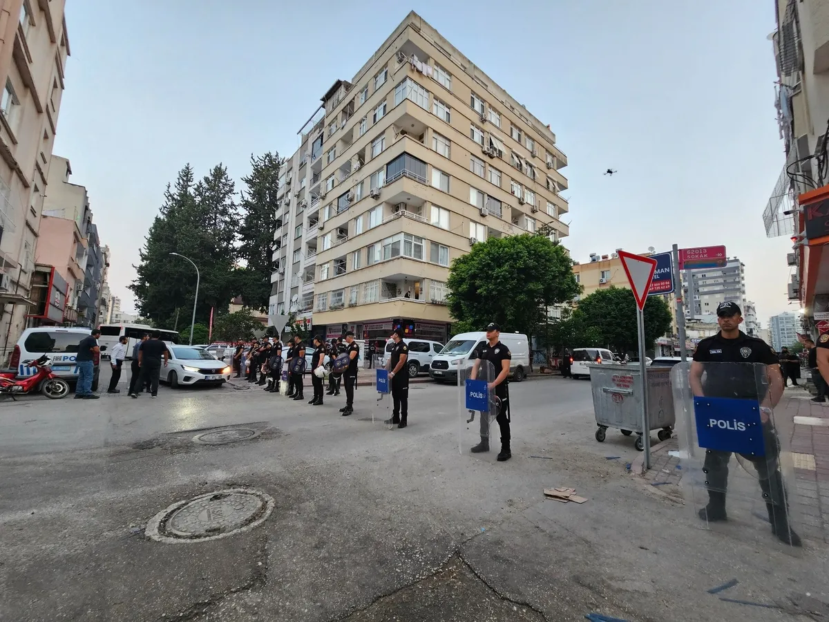 Furkan Vakfı'na 6 ilde şafak operasyonu: Alparslan Kuytul ve eşi gözaltına alındı! Listede 32 şüpheli var şirketlere kayyum atandı-6