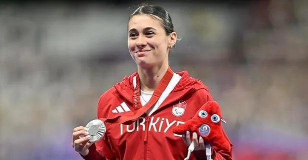 Aysel Önder, gümüş madalya kazandı!