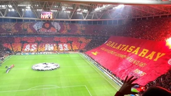 Galatasaray'dan 3 boyutlu koreografi şöleni-6