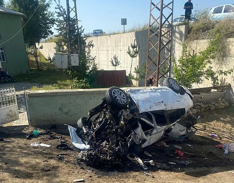 Erzurum'da feci kaza! Otomobil 5 metreden düştü: 3 ölü, 4 yaralı-2