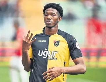 Üniversite için geldi Feyenoord peşinde