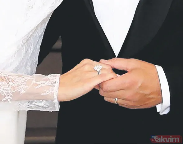 Hadise'den sonra Ebru Şallı'nın da tektaşı sahte çıktı! Sosyetikleri "Acaba benim de yüzüğüm sahte mi?" telaşı sardı - 6