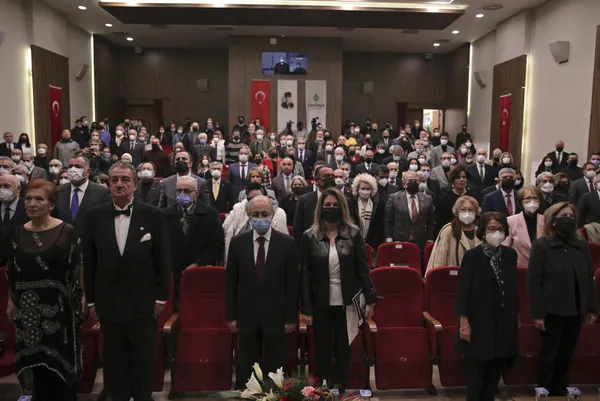 ahmet-necdet-sezer-jurassic-parkta-ortaya-cikti-1643780880845.jpg 'Ahmet Necdet Sezer Jurassic Park’ta ortaya çıktı'-5