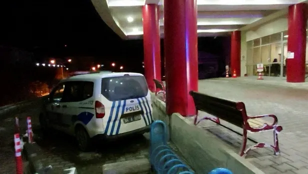sakaryada-akilalmaz-kaza-savrulan-traktordeki-av-tufegi-patladi-surucu-yarali-1611093668343.jpeg Sakarya’da akılalmaz kaza: Savrulan traktördeki av tüfeği patladı sürücü yaralı!-3