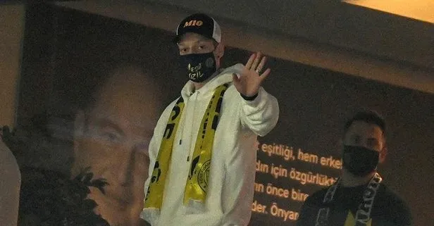 Mesut Özil Kadıköy'e ayak bastı!