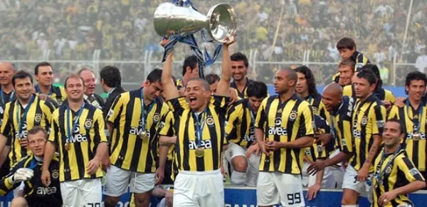 son-dakika-fenerbahce-efsanesi-alex-de-souzadan-heyecanlandiran-paylasim-1669727956229.jpg
