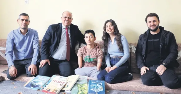 Eğitimine hiçbir şey engel olamadı! Azim ve istek her şeyi yendi!