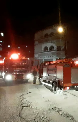 Çorum'da metruk binada yangın! Mahalleli sokağa döküldü