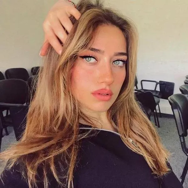 sportif-kerem-1647196395135.jpeg Hande Erçel'le ilişkisi biten Kerem Bürsin yeni aşka yelken açıyor! Yakışıklı oyuncu spor spikeri...-6