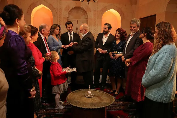 hercai-dizisi-abdli-klinik-psikologunu-kendisine-hayran-birakti-hercai-psikolojik-bir-basyapit-1608748242502.jpg Hercai dizisi ABD’li klinik psikoloğunu kendisine hayran bıraktı: Hercai psikolojik bir başyapıt-4