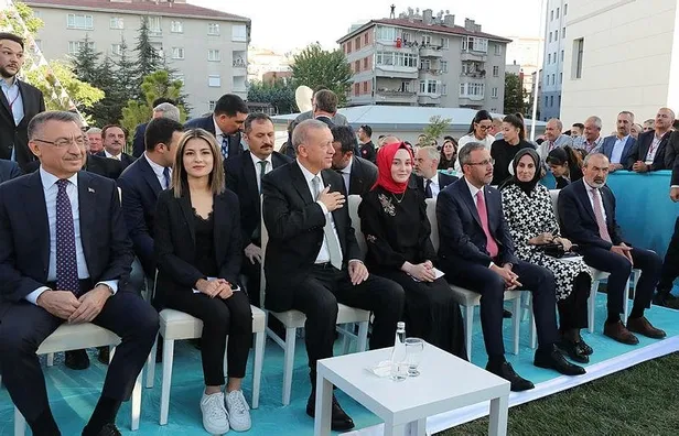 son-dakika-baskan-recep-tayyip-erdogandan-ankarada-onemli-aciklamalar-yurt-ucretlerinde-degisiklik-yapilmayaca-1663170721245.jpeg