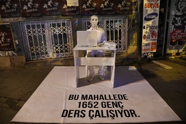 kadikoy-halki-bile-yuksek-sese-karsi-isyan-etti-uyuyamiyoruz-1630922723736.jpg