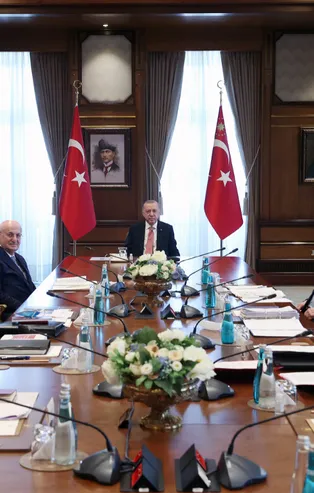 SON DAKİKA: Yüksek İstişare Kurulu Başkan Erdoğan liderliğinde toplandı