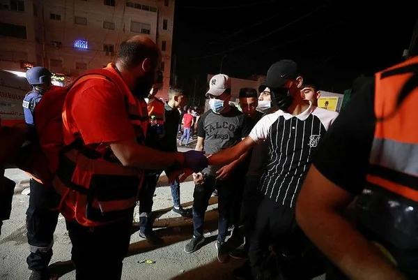 İsrail, önce Mescid-i Aksa'ya baskın düzenledi: 9'u çocuk 20 kişi can verdi-4