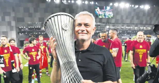 Jose Mourinho gitti de Rossi geldi