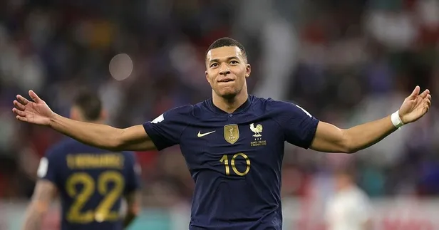 kylian-mbappe-sov-yapti-son-dunya-sampiyonu-fransa-polonyayi-3-1-yenerek-ceyrek-finale-yukseldi-1670174811866.jpeg Kylian Mbappe şov yaptı! Son dünya şampiyonu Fransa, Polonya'yı 3-1 yenerek çeyrek finale yükseldi-3