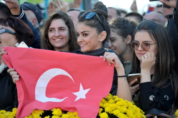 Erdoğan Sırbistan'da konuşurken, FETÖ yuhalandı-2