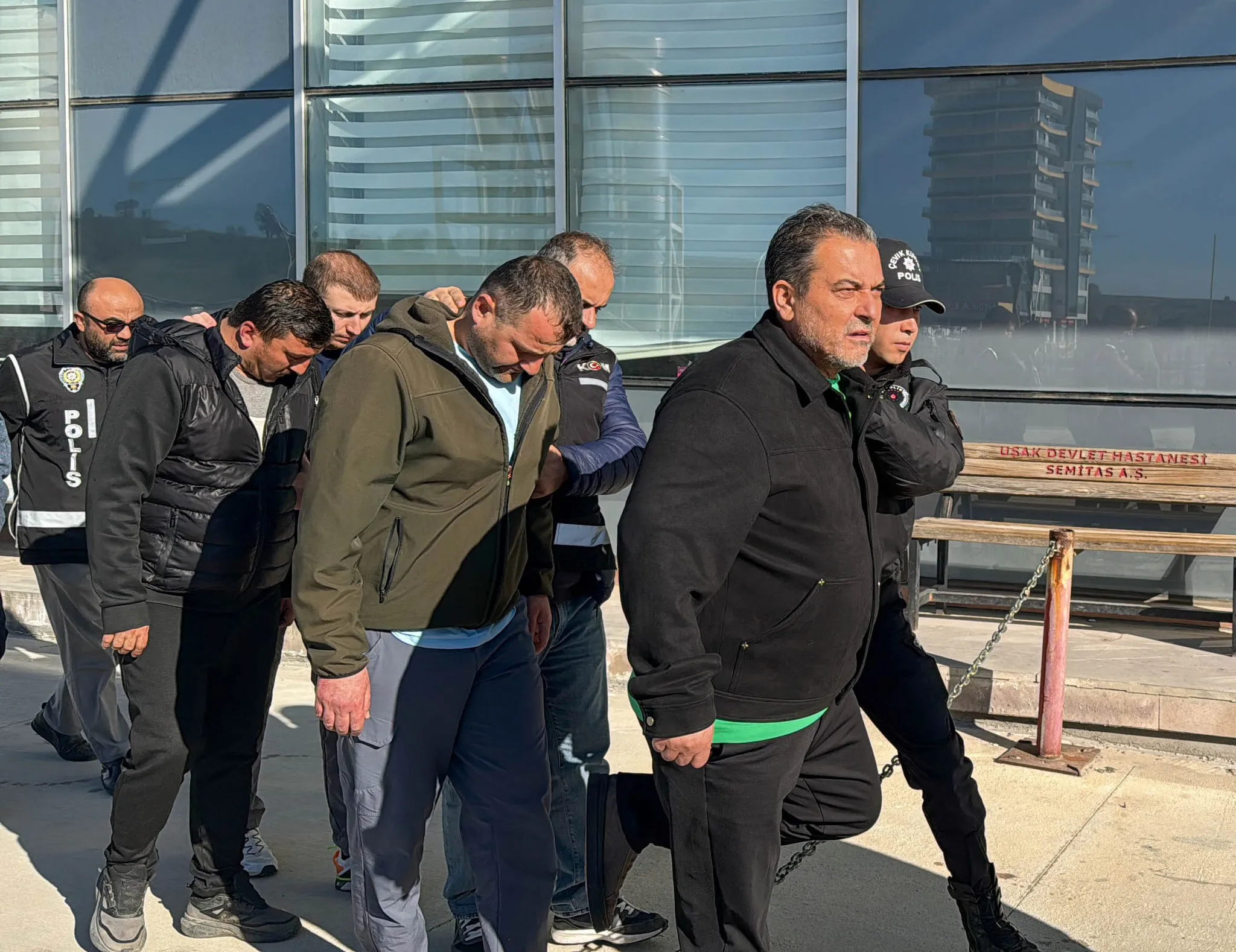 Takvim Eşme’deki yolsuzluk ve rüşvet dosyasına ulaştı | Şoförün hesabı rüşvetin bankası