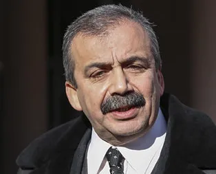 Sırrı yine küstahlaştı